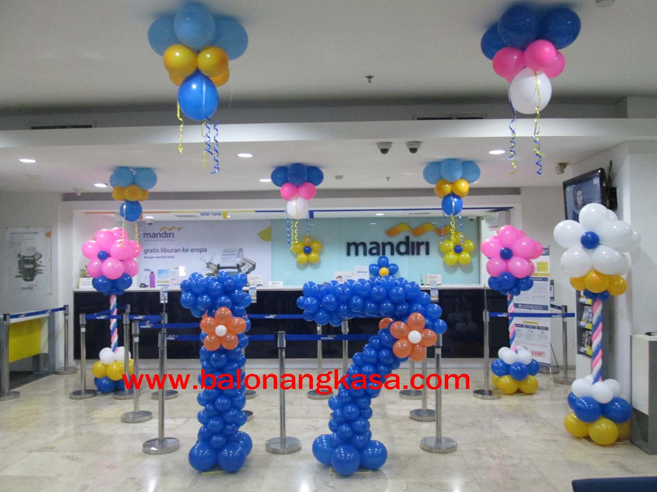  Dekorasi  Balon untuk Perkantoran HUT 17th Bank Mandiri 